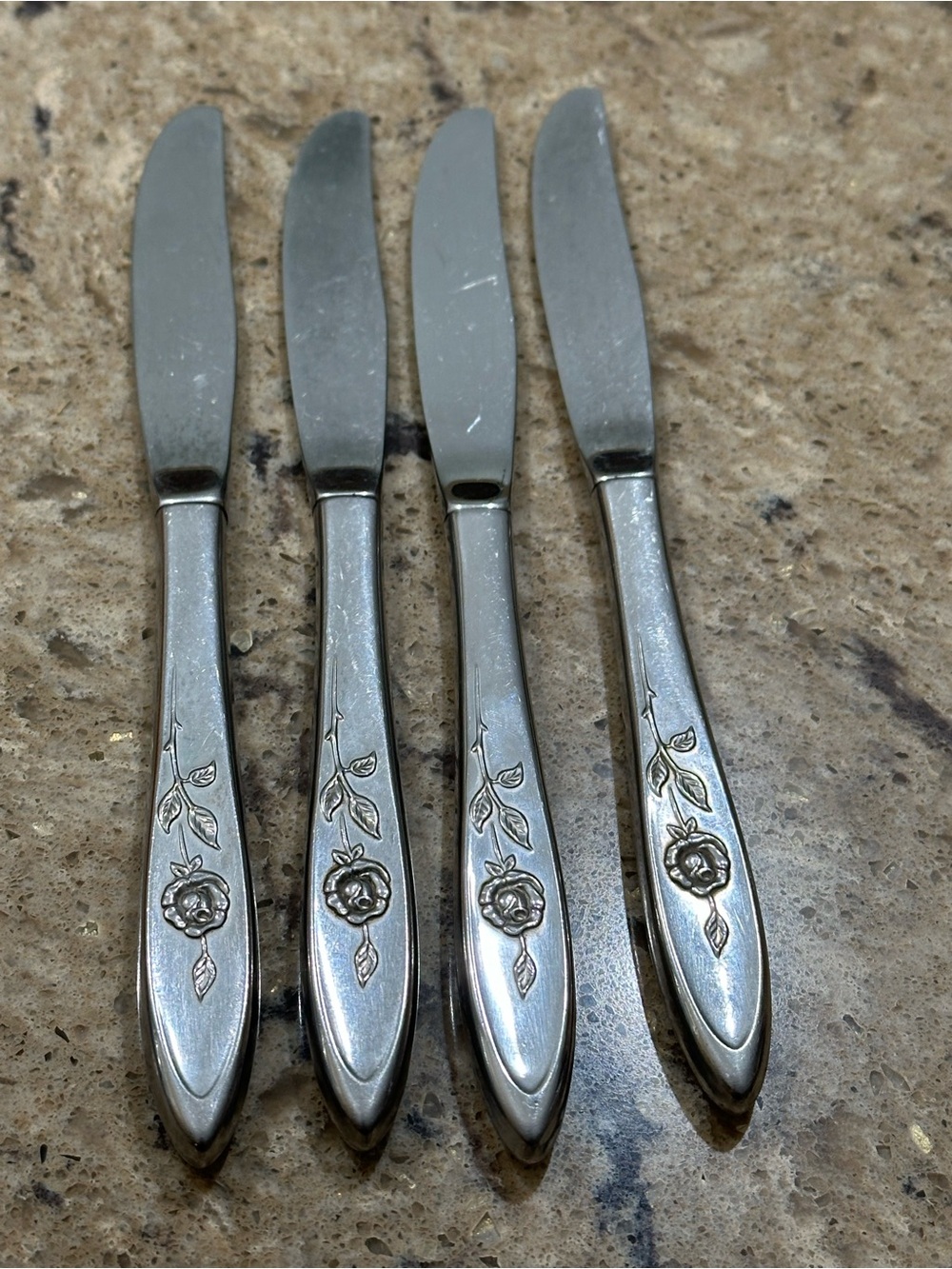 ONEIDA Community Stainless set of 4 knives- replacements
